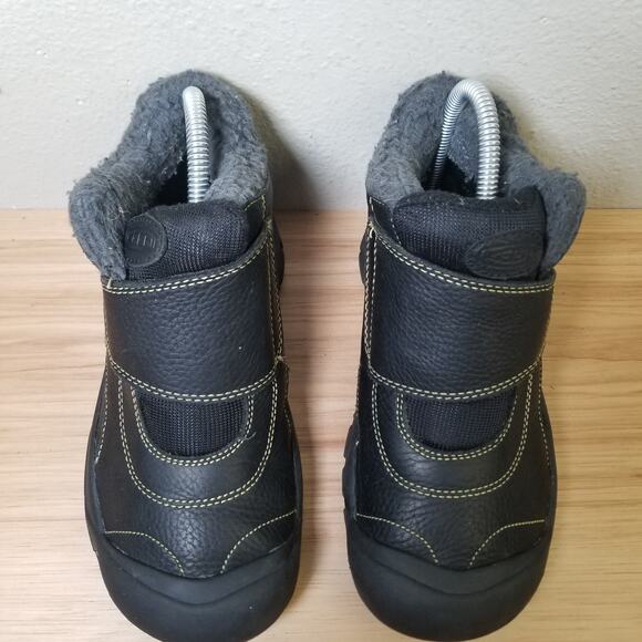 Keen Big Kids Size 4 Winter Snow Booties Black Leather Wide Strap Slip On - Picture 3 of 11